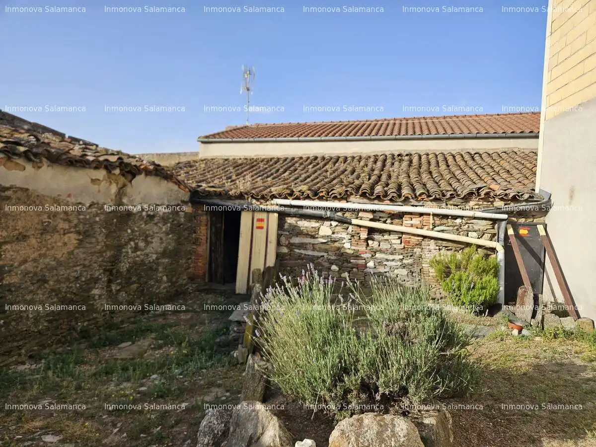 Casa o xalet en venda en Pedrosillo de los Aires amb Calefacció i Balcó