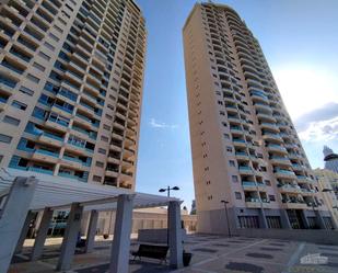 Vista exterior de Pis en venda en Villajoyosa / La Vila Joiosa amb Aire condicionat, Terrassa i Piscina comunitària