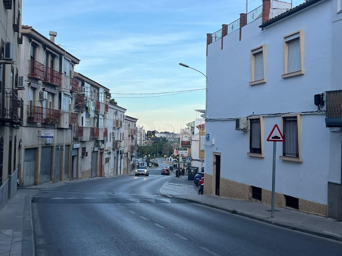 Vista exterior de Pis en venda en  Jaén Capital amb Aire condicionat, Moblat i Balcó