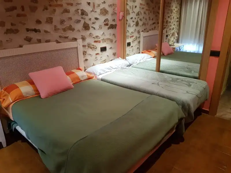 Dormitori de Casa o xalet en venda en Tejeda de Tiétar amb Aire condicionat, Calefacció i Jardí privat