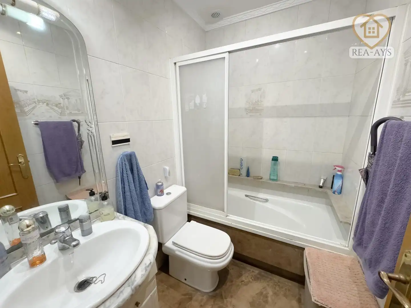 Bathroom of Houses for sale in Sant Vicenç Dels Horts  with Air Conditioner, Private garden and Terrace