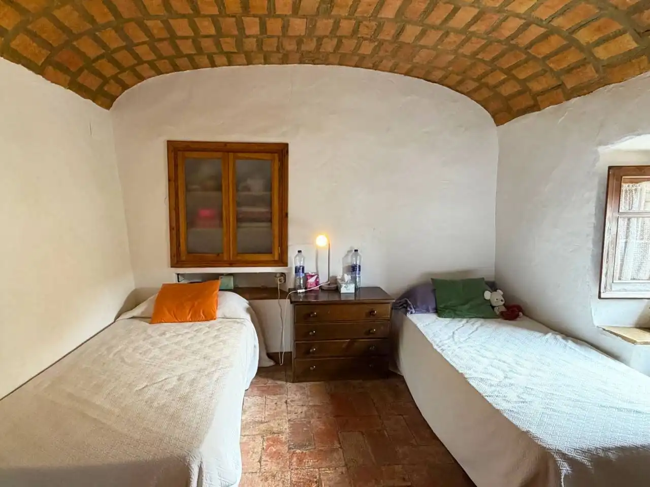 Dormitori de Finca rústica en venda en La Tallada d'Empordà amb Aire condicionat, Calefacció i Jardí privat