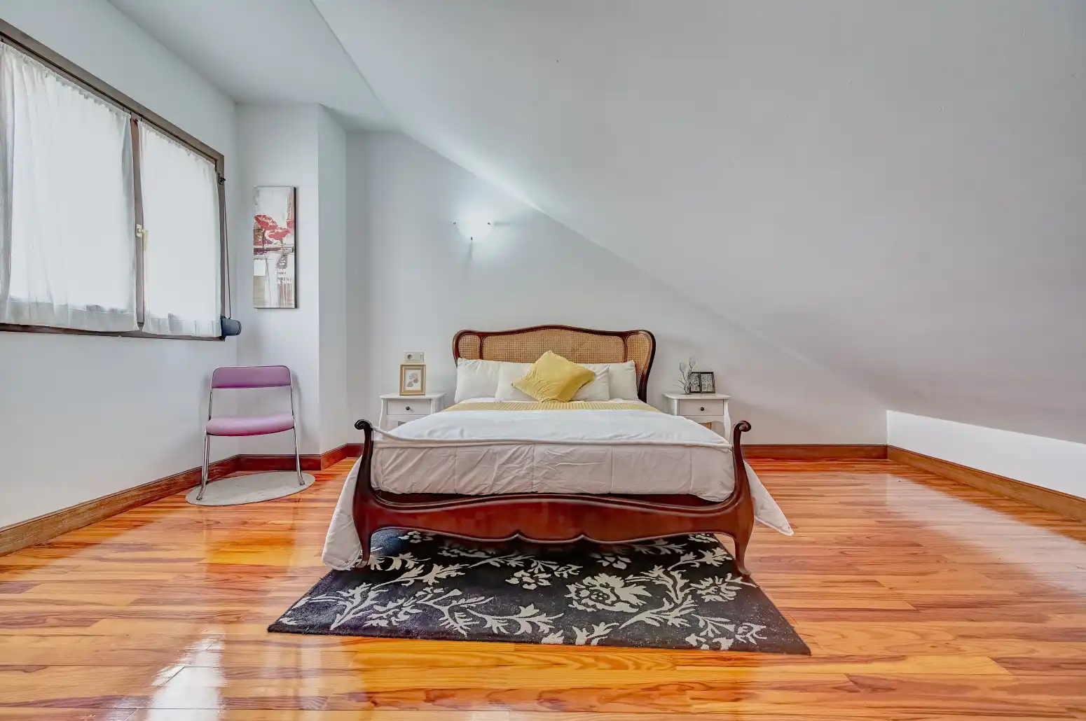 Habitación de Ático en venta en  Pamplona / Iruña con Calefacción, Parquet y Balcón