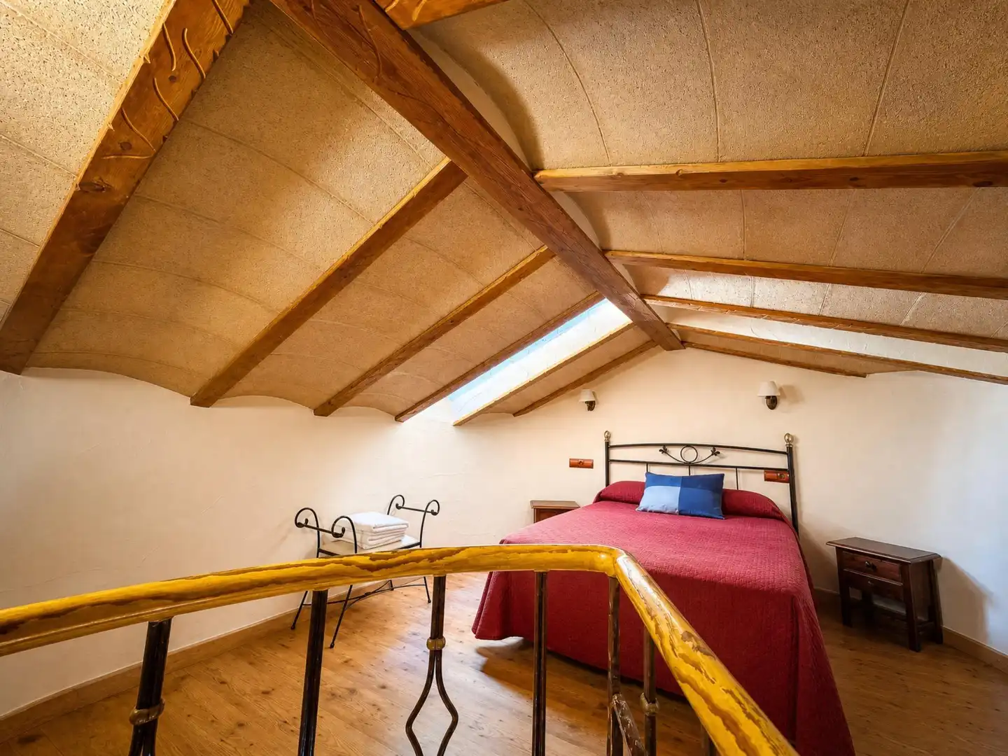 Habitación de Finca rústica en venta en Benatae con Calefacción, Jardín privado y Piscina