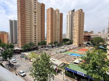 Piso con piscina en venta en Calle Jaen