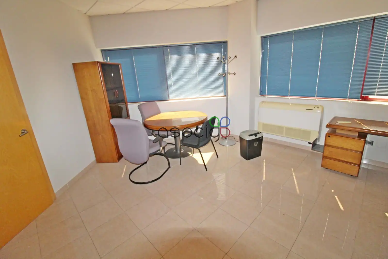 Büro zum Verkauf in Cabanillas del Campo mit Klimaanlage, Heizung und Möbliert