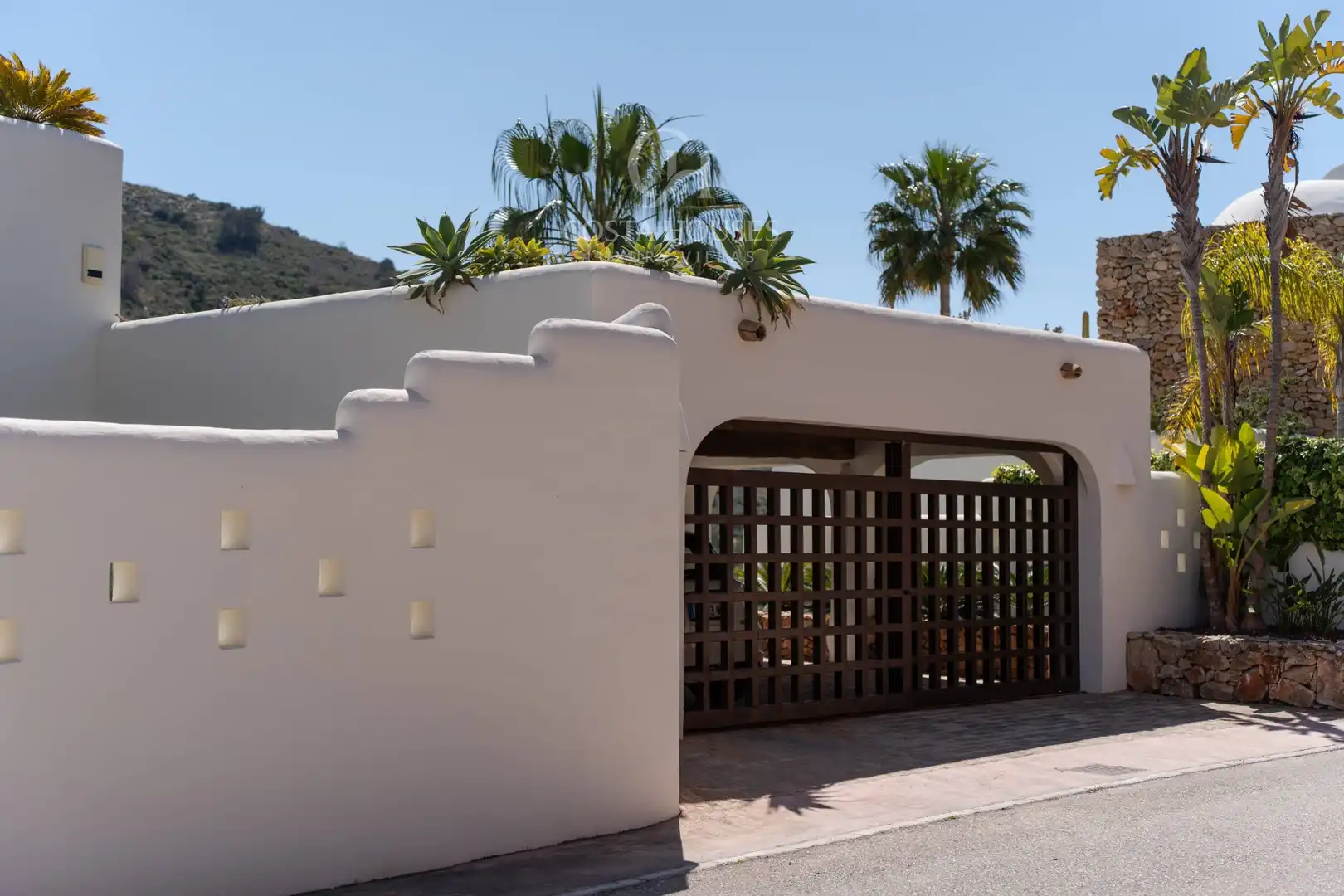 Vista exterior de Casa o xalet en venda en Moraira amb Aire condicionat, Calefacció i Jardí privat