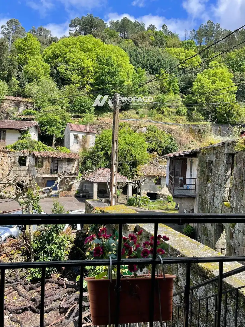 Vista exterior de Casa o chalet en venta en A Arnoia con Terraza, Trastero y Amueblado