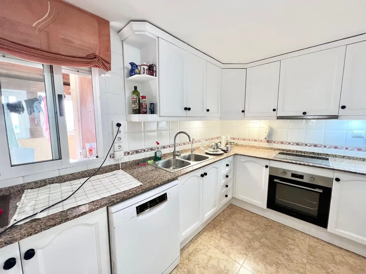 Cocina de Ático de alquiler en Torrevieja con Aire acondicionado, Calefacción y Terraza