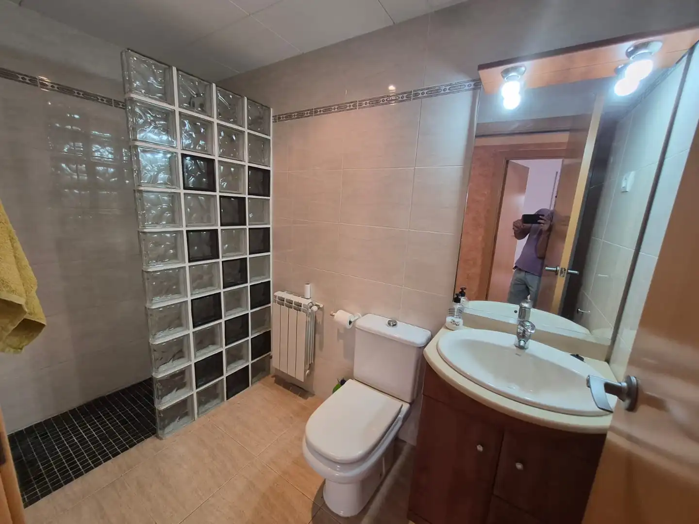 Badezimmer von Wohnungen zur Miete in Els Hostalets de Pierola mit Klimaanlage, Heizung und Terrasse