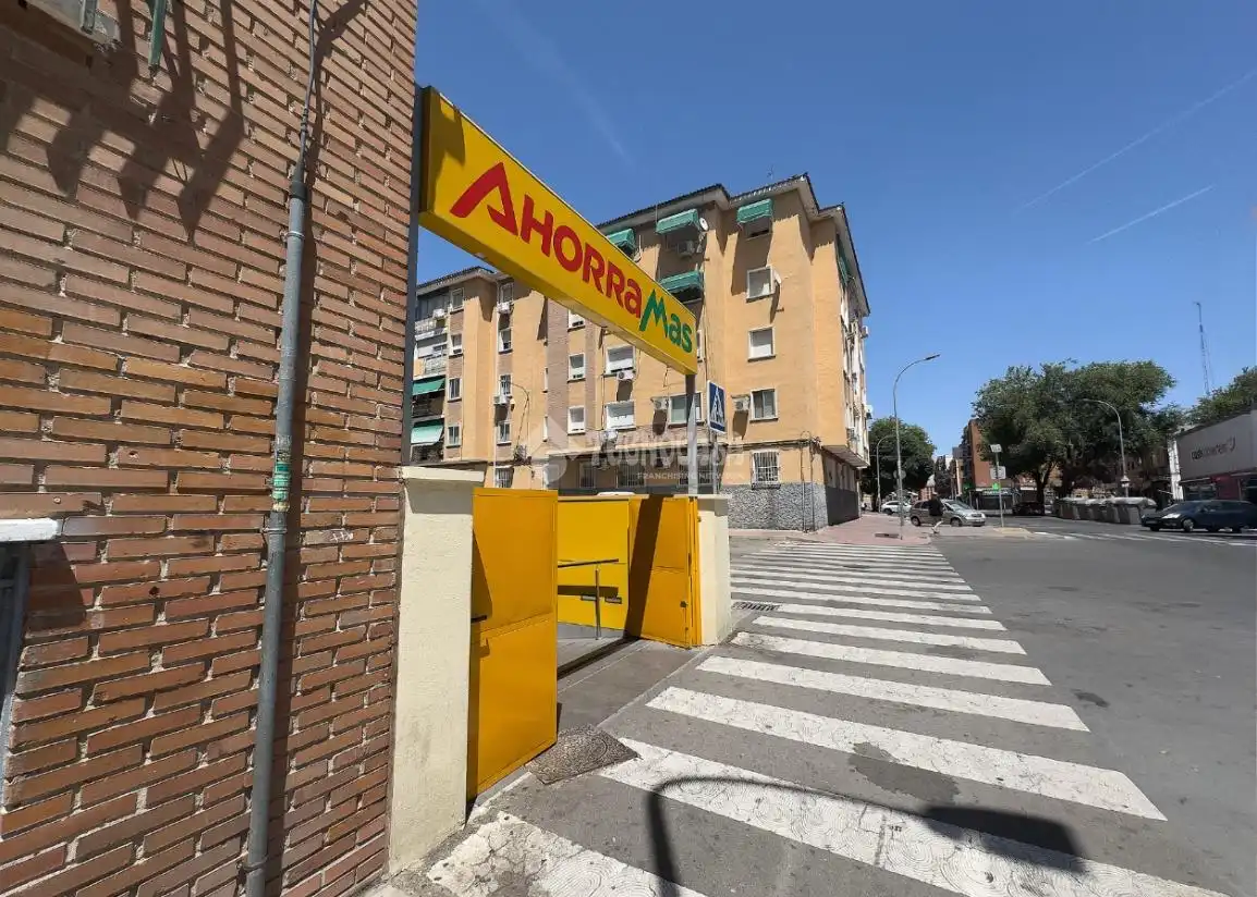 Vista exterior de Pis en venda en Alcalá de Henares amb Aire condicionat i Calefacció