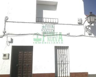 Vista exterior de Casa o xalet en venda en Bodonal de la Sierra amb Terrassa