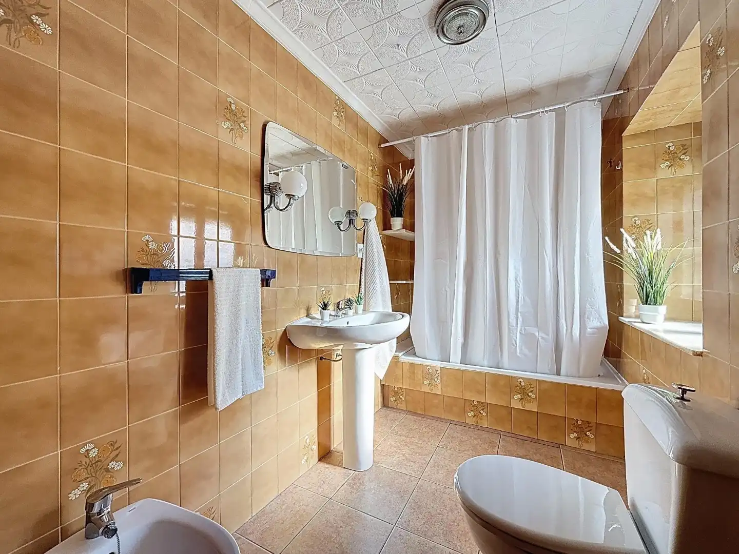 Bathroom of Houses for share in Onil  with Terrace, Furnished and Washing machine