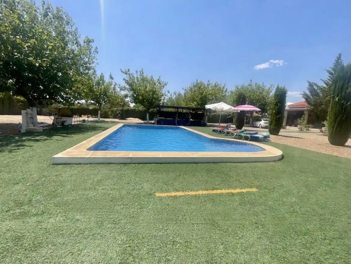 Piscina de Casa o chalet en venta en Villarrubia de los Ojos con Aire acondicionado, Calefacción y Jardín privado