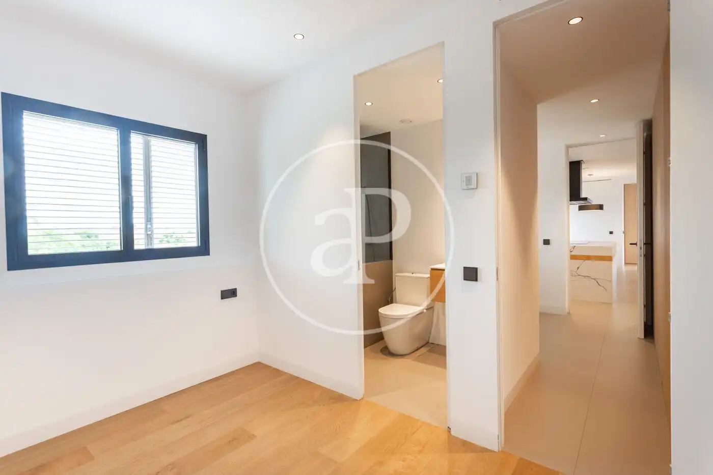 Baño de Piso de alquiler en Barcelona con Aire acondicionado, Calefacción y Jardín privado