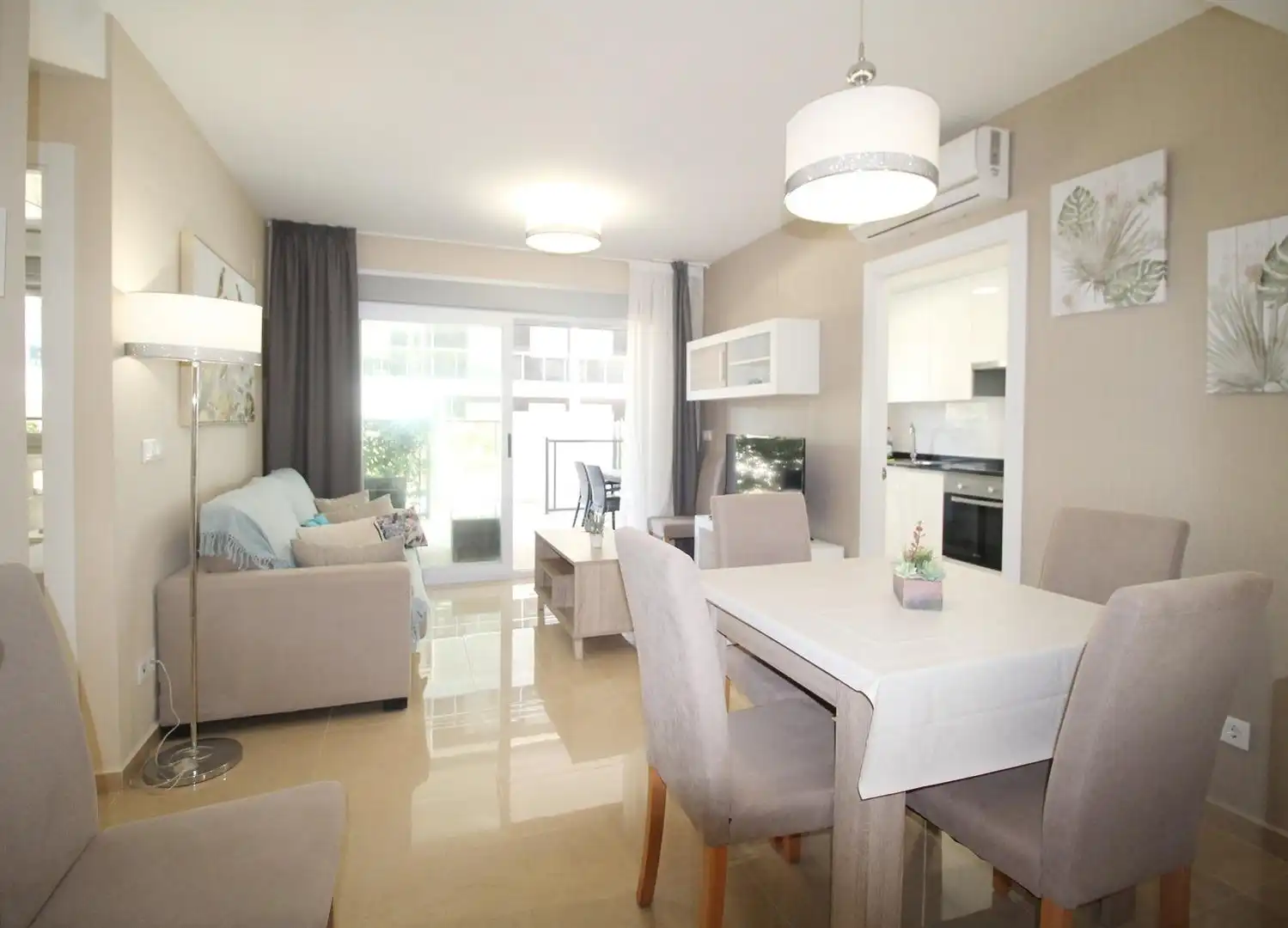 Wohnzimmer von Wohnung zum Verkauf in Oropesa del Mar / Orpesa mit Klimaanlage, Privatgarten und Terrasse