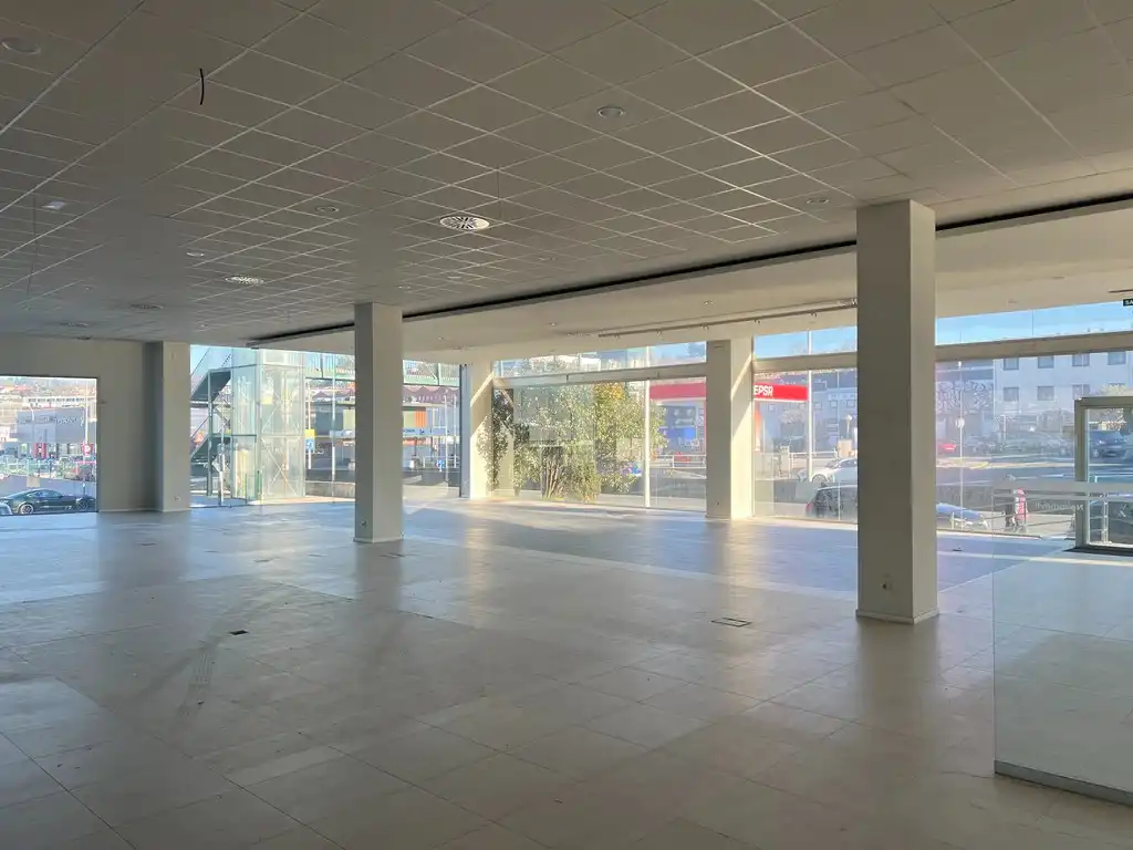 Nave industrial de alquiler en Oleiros con Calefacción