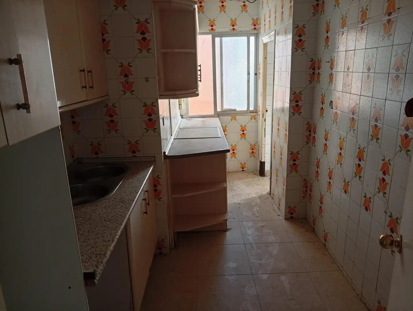 Cocina de Piso en venta en La Línea de la Concepción
