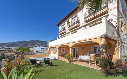 Jardí de Casa o xalet en venda en Benalmádena amb Aire condicionat, Terrassa i Piscina