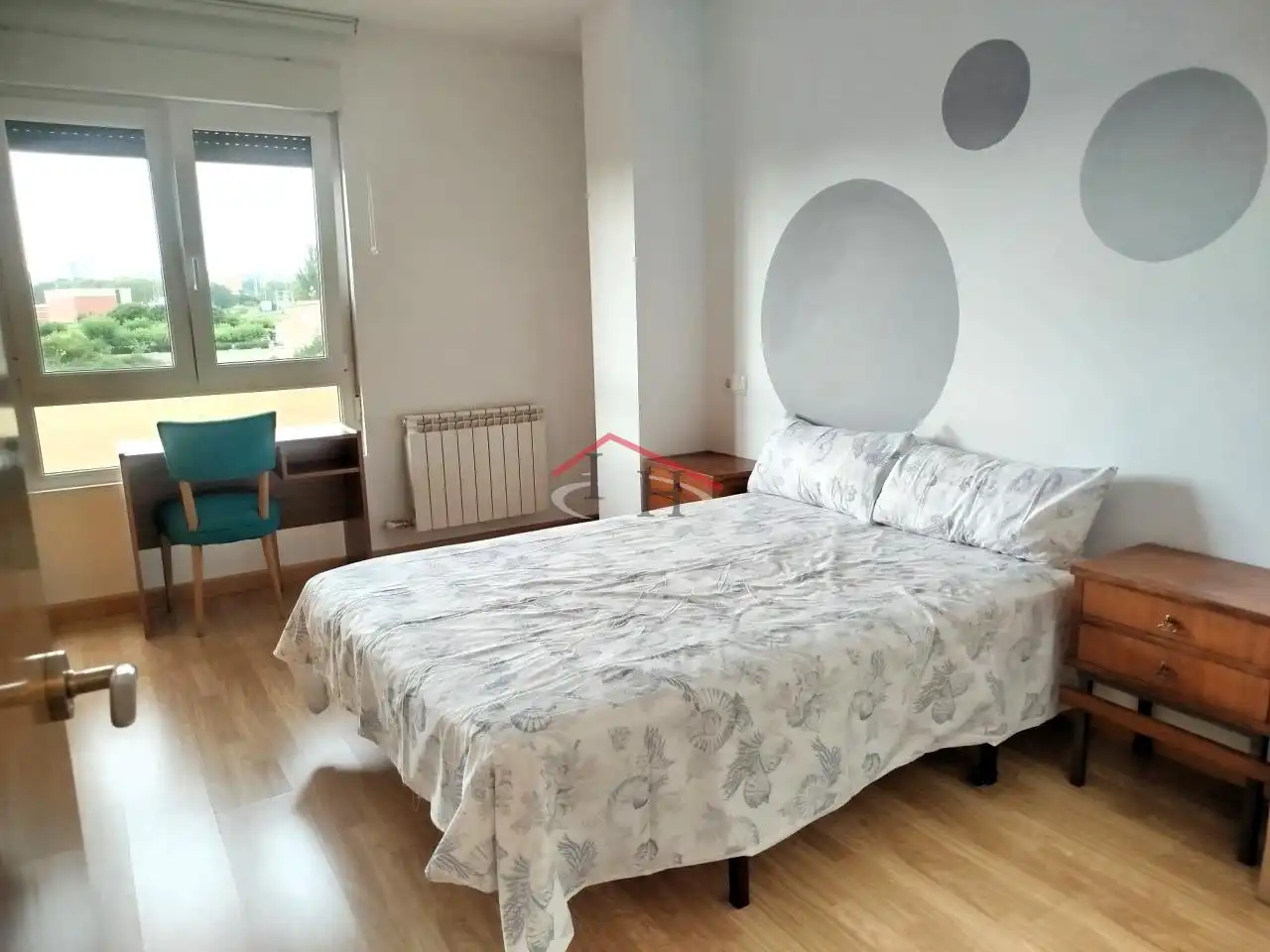 Schlafzimmer von Wohnungen zur Miete in Villaquilambre mit Heizung, Parkett und Terrasse