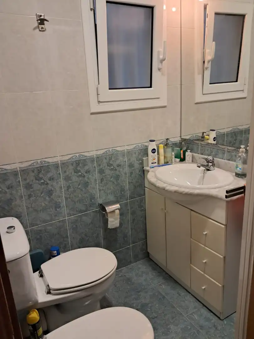 Baño de Piso en venta en L'Hospitalet de Llobregat con Aire acondicionado y Calefacción