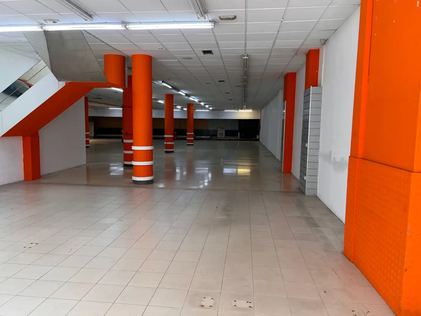 Local comercial en alquiler en Avenida Fisterra 20, imagen 2