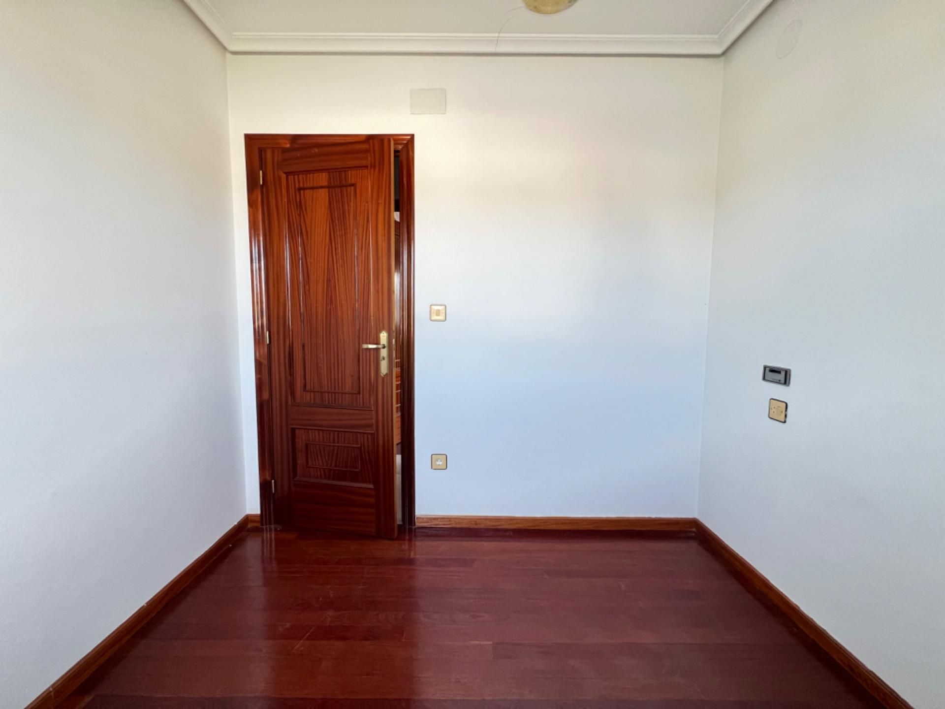 Dormitori de Pis en venda en Verín amb Calefacció, Jardí privat i Terrassa