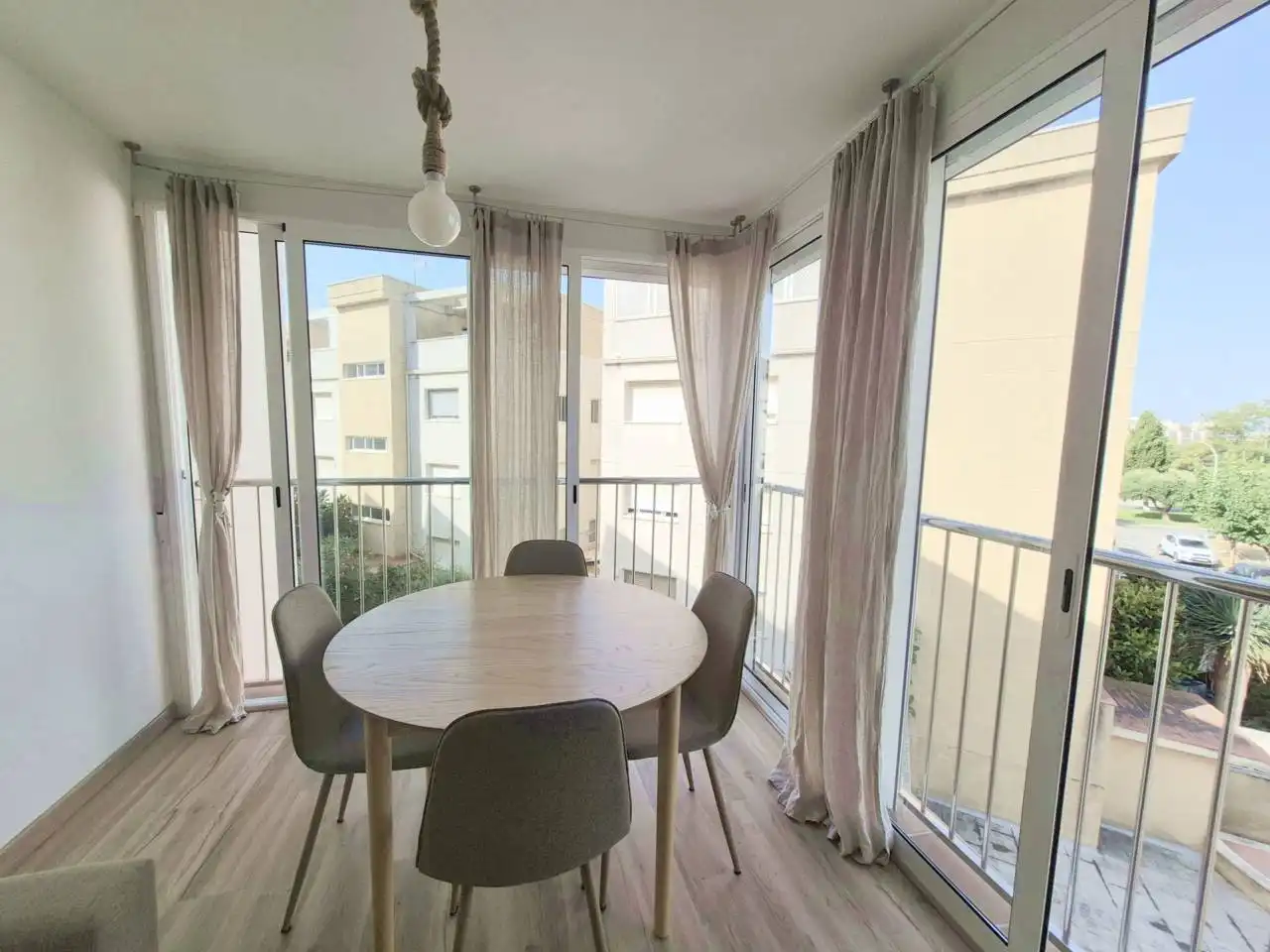 Terraza de Piso en venta en Cubelles con Aire acondicionado, Calefacción y Amueblado
