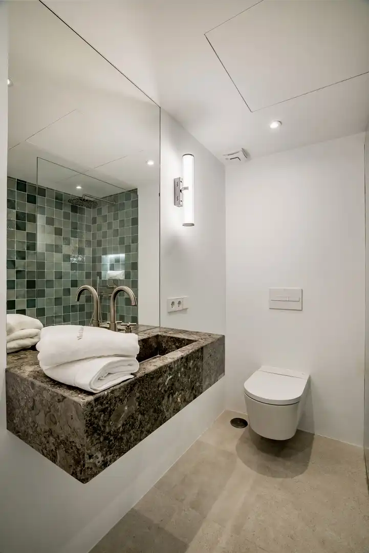 Baño de Ático en venta en Marbella con Terraza, Piscina y Amueblado
