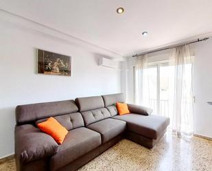 Sala d'estar de Pis per a compartir en Burjassot amb Aire condicionat i Balcó