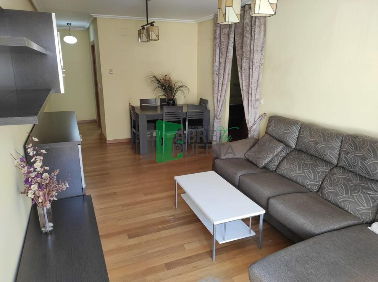 Sala d'estar de Pis en venda en Celanova amb Calefacció, Parquet i Terrassa