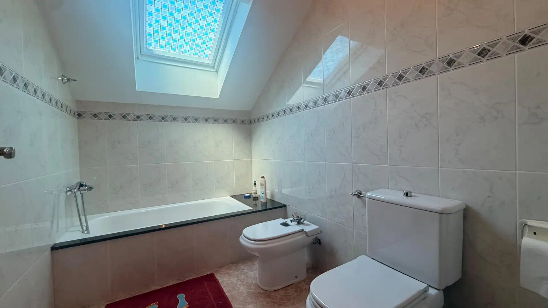 Baño de Casa o chalet en venta en Leiro con Jardín privado, Terraza y Trastero