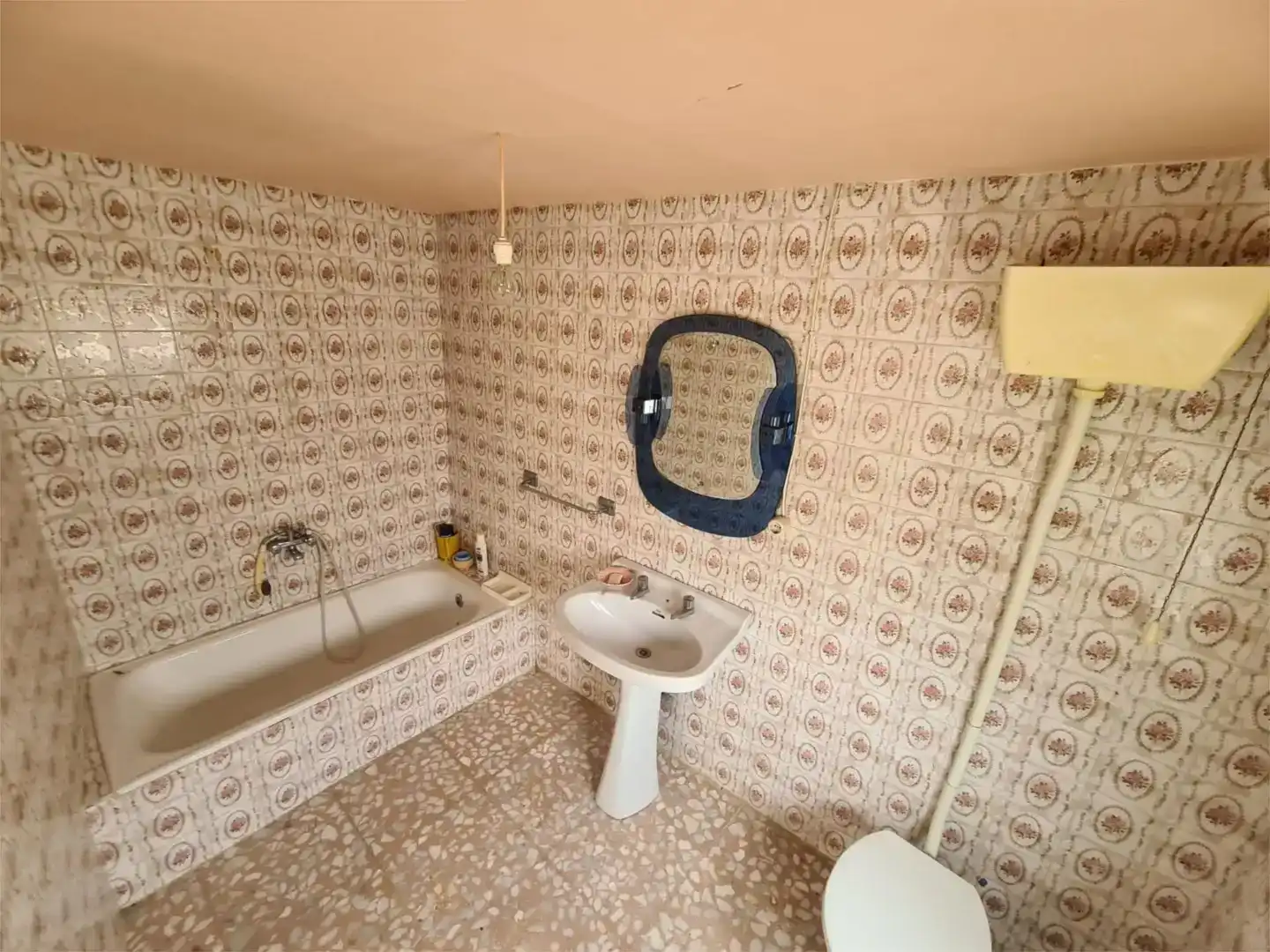 Bathroom of Flat for sale in Alcollarín
