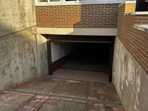 Parking de Estudio de alquiler en Alcalá de Henares con Calefacción, Jardín privado y Amueblado