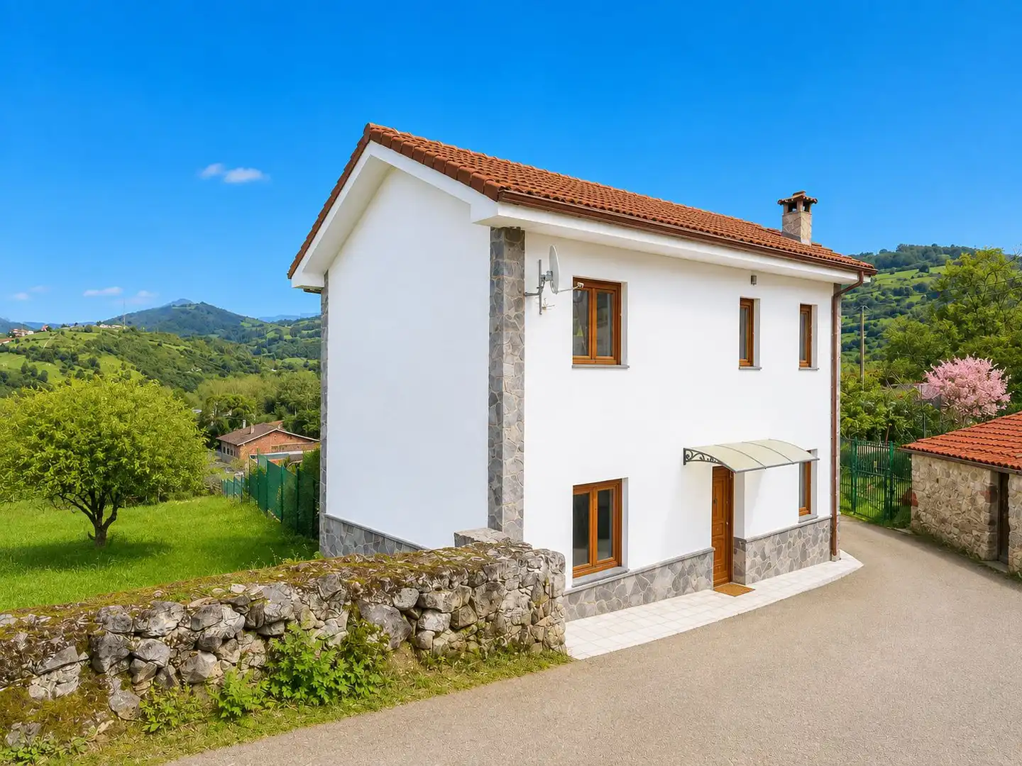 Casa con jardín en venta en Grado, imagen 2