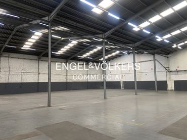 Industrial building to rent in Sant Joan - TV3