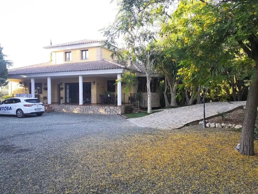 Vista exterior de Casa o xalet en venda en Totana amb Calefacció, Jardí privat i Terrassa