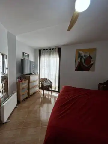 Dormitori de Pis en venda en Tortosa amb Aire condicionat, Moblat i Balcó