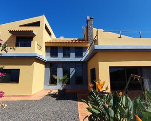 Vista exterior de Casa o xalet en venda en San Juan de la Rambla amb Jardí privat, Terrassa i Traster