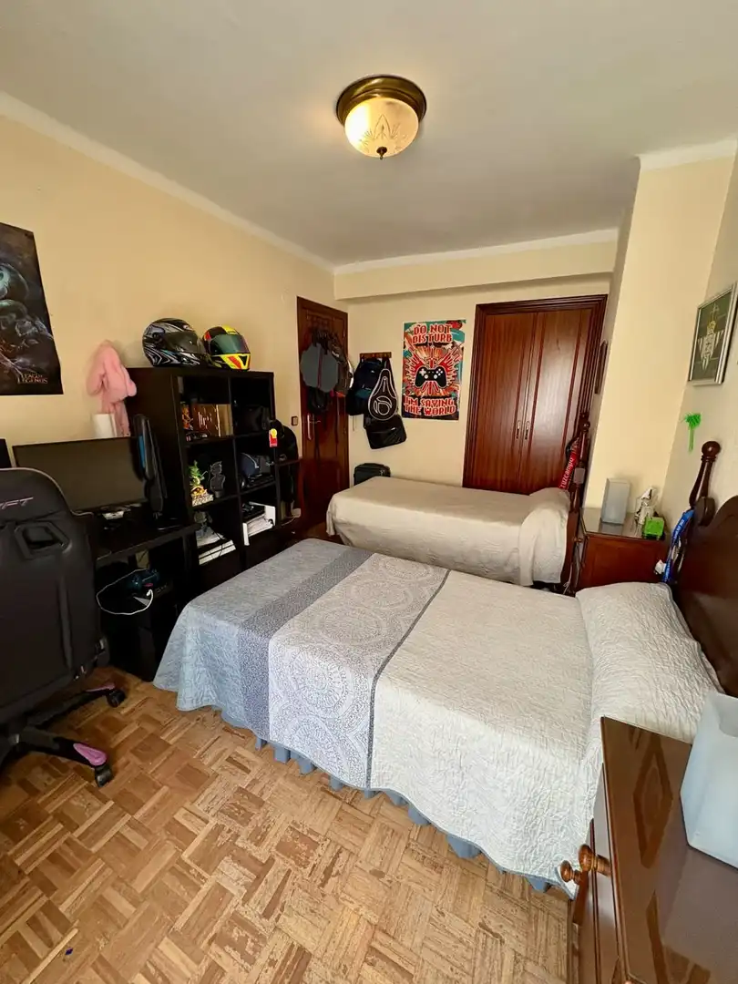 Bedroom of Flat for sale in Sevilla  with Air Conditioner and Heating