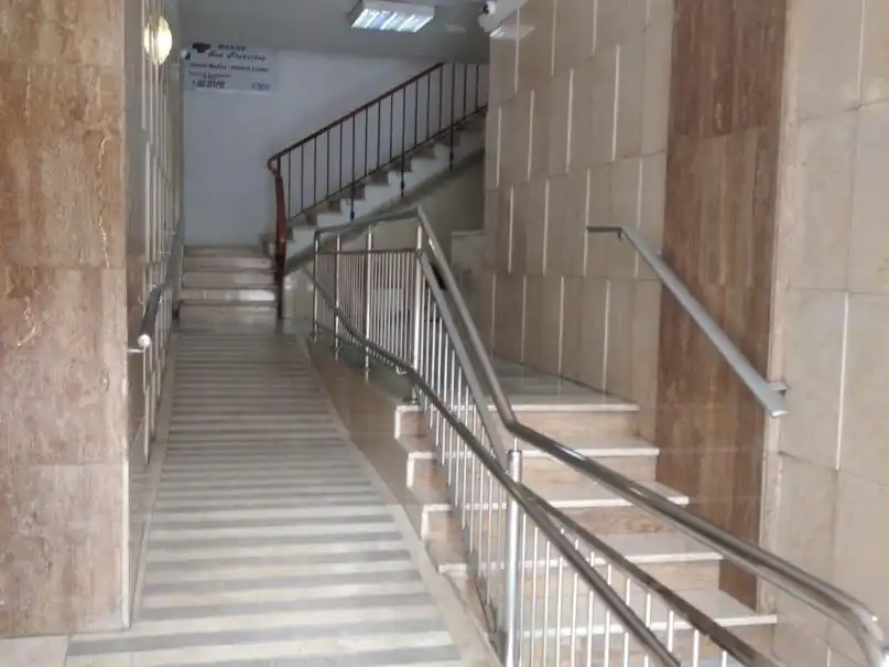 Office for sale in Fuengirola  with Air Conditioner and Furnished