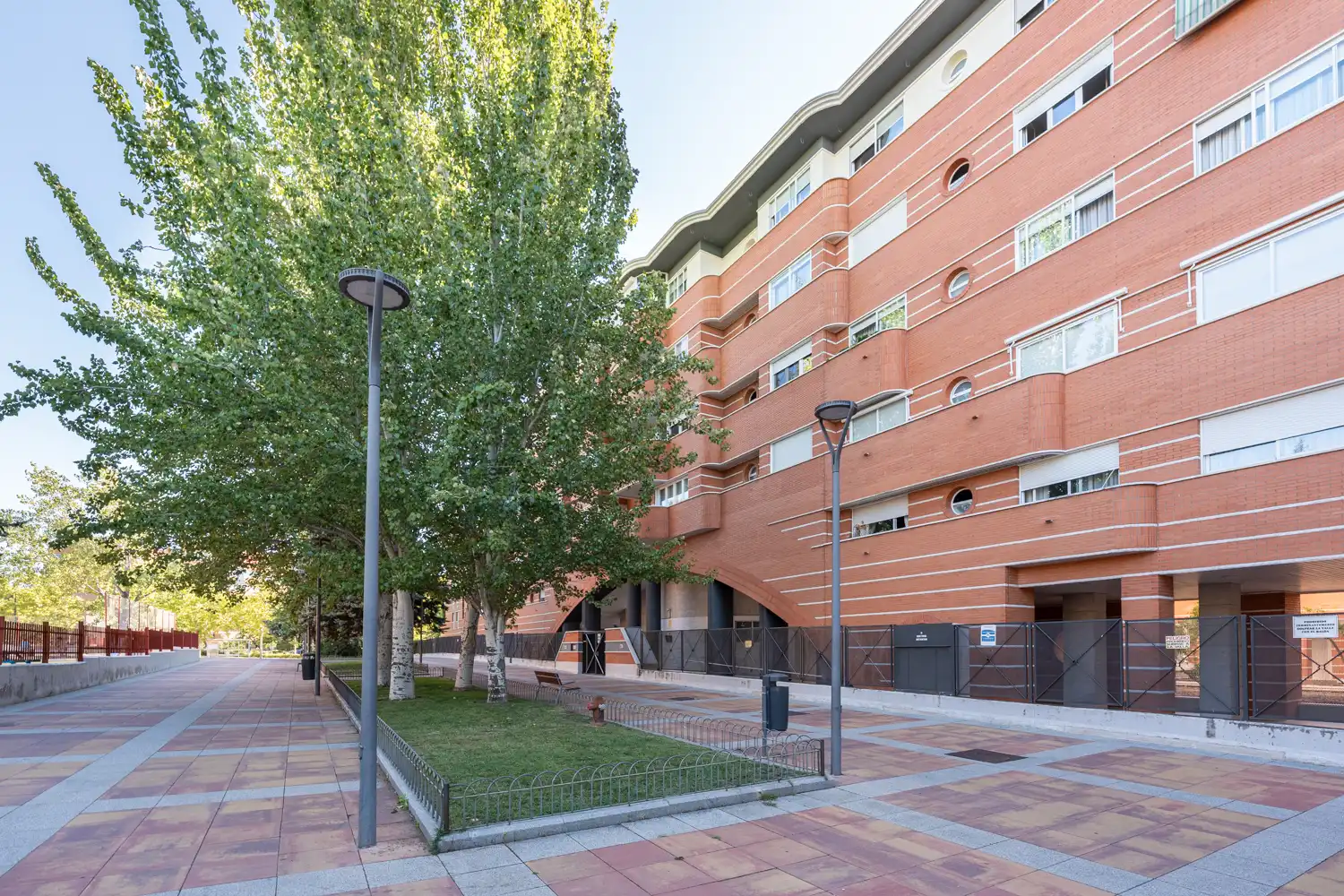Vista exterior de Piso en venta en Tres Cantos con Aire acondicionado, Calefacción y Parquet