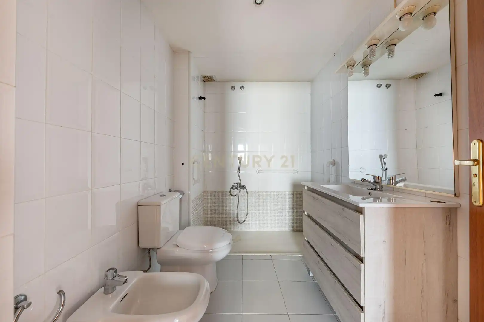 Bathroom of Flat for sale in La Roca del Vallès