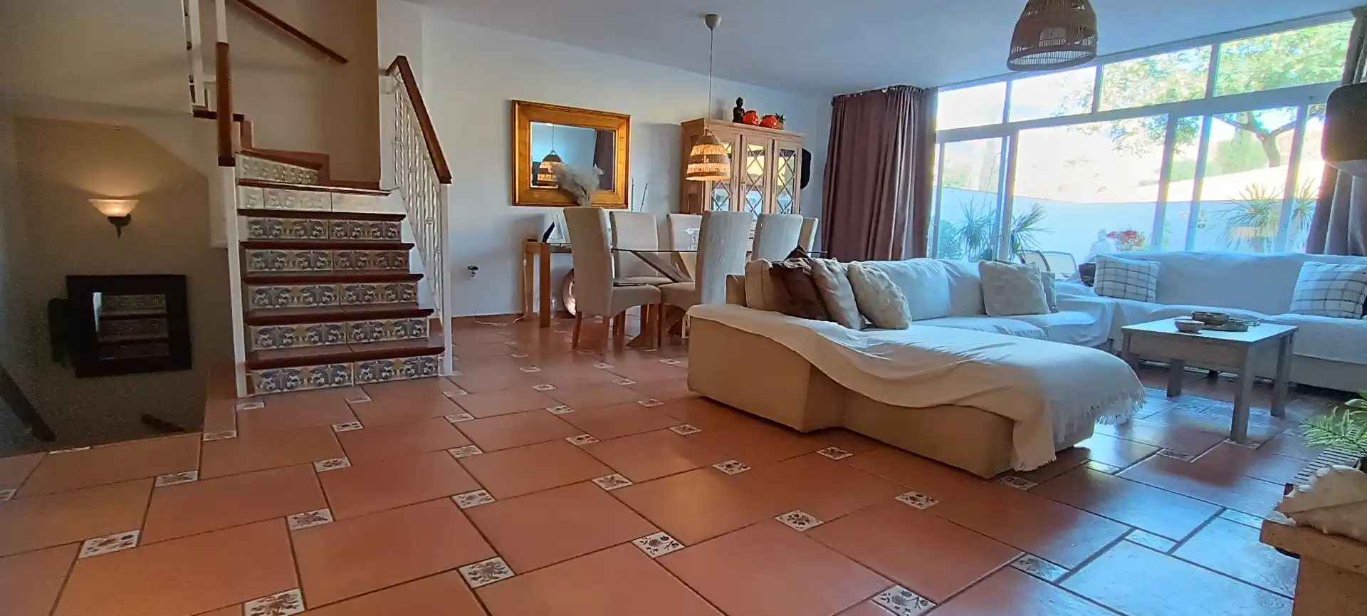 Living room of Detached homes for sale in Estepona  with Air Conditioner, Heating and Private garden