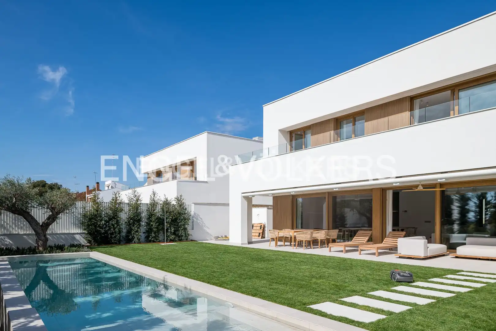 Maison avec terrasse à vendre à Av. Mestre Falla