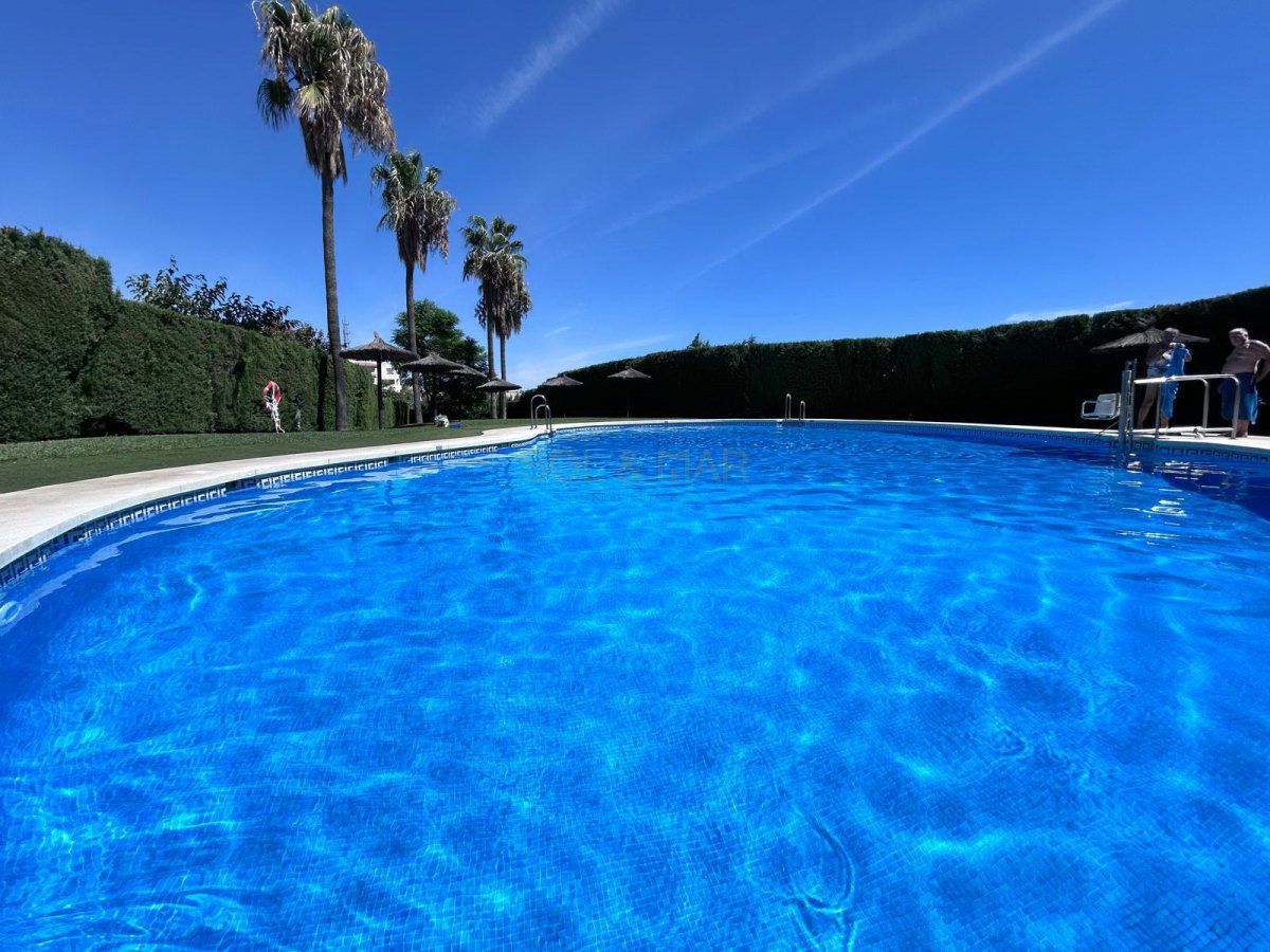 Swimming pool of Flat for sale in Benalmádena  with Air Conditioner, Heating and Terrace