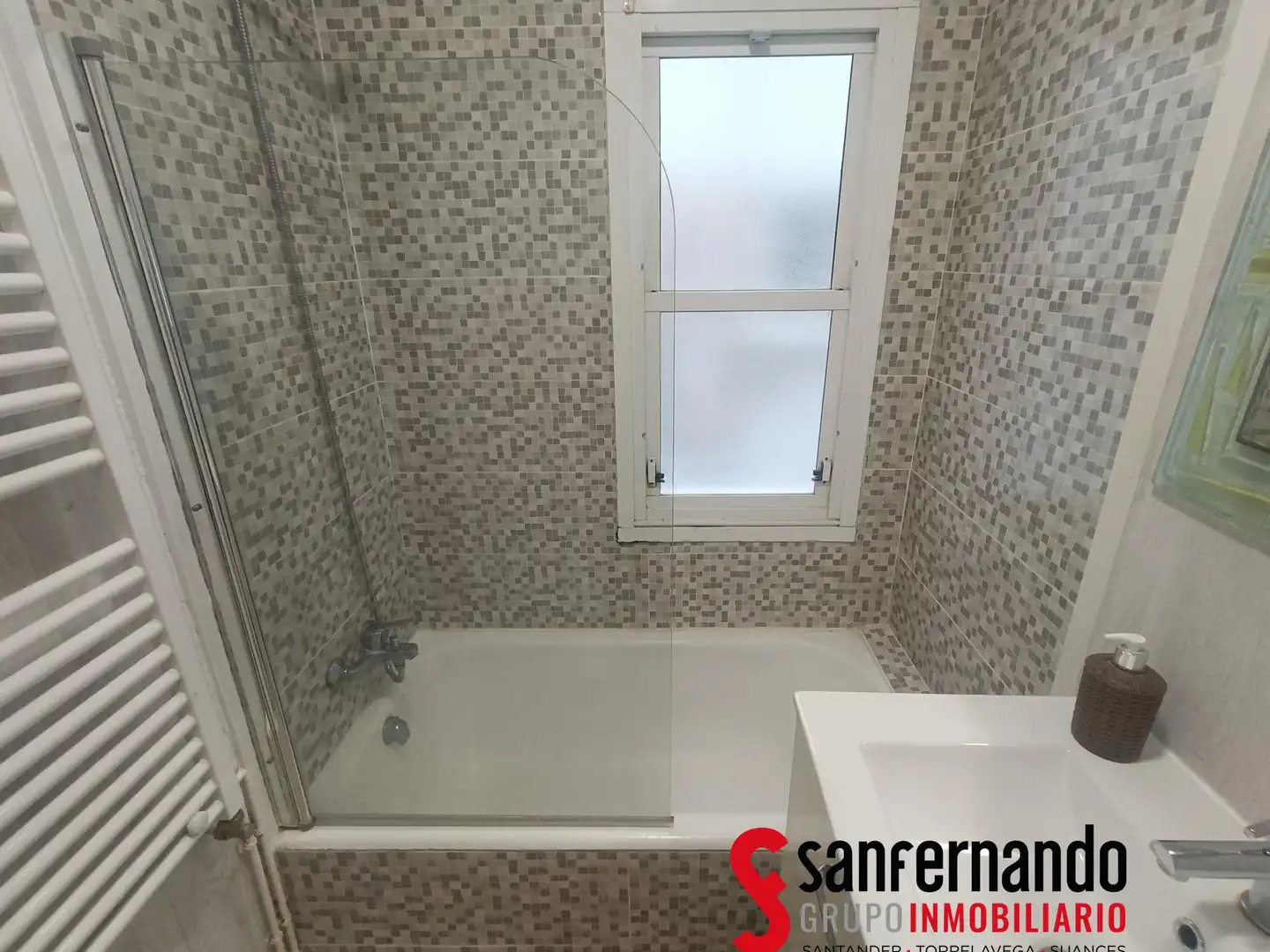 Bathroom of Flat for rent in Santander  with Heating, Furnished and Balcony