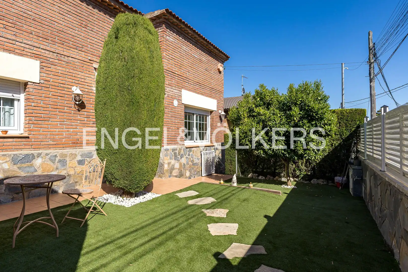 Vista exterior de Casa o chalet en venta en Esparreguera con Aire acondicionado, Calefacción y Jardín privado