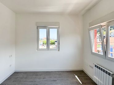Flat with balcony for sale in Inmobiliaria - Barreda