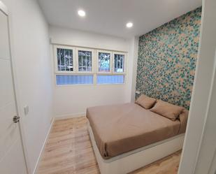 Bedroom of Flat to rent in  Madrid Capital  with Air Conditioner, Heating and Parquet flooring